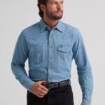 Wrangler Men's Classic Fit Long Sleeve LITE denim Shirt